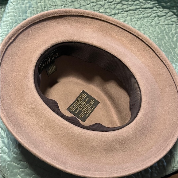 Women’s Eric Javits Beatriz wool felt fedora with gold accent band - Picture 7 of 13